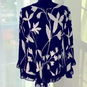 ALFANI Black & White Tunic Trimmed with Black Chiffon-Like Ruffle! Size PL 💖